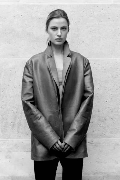 Look 16